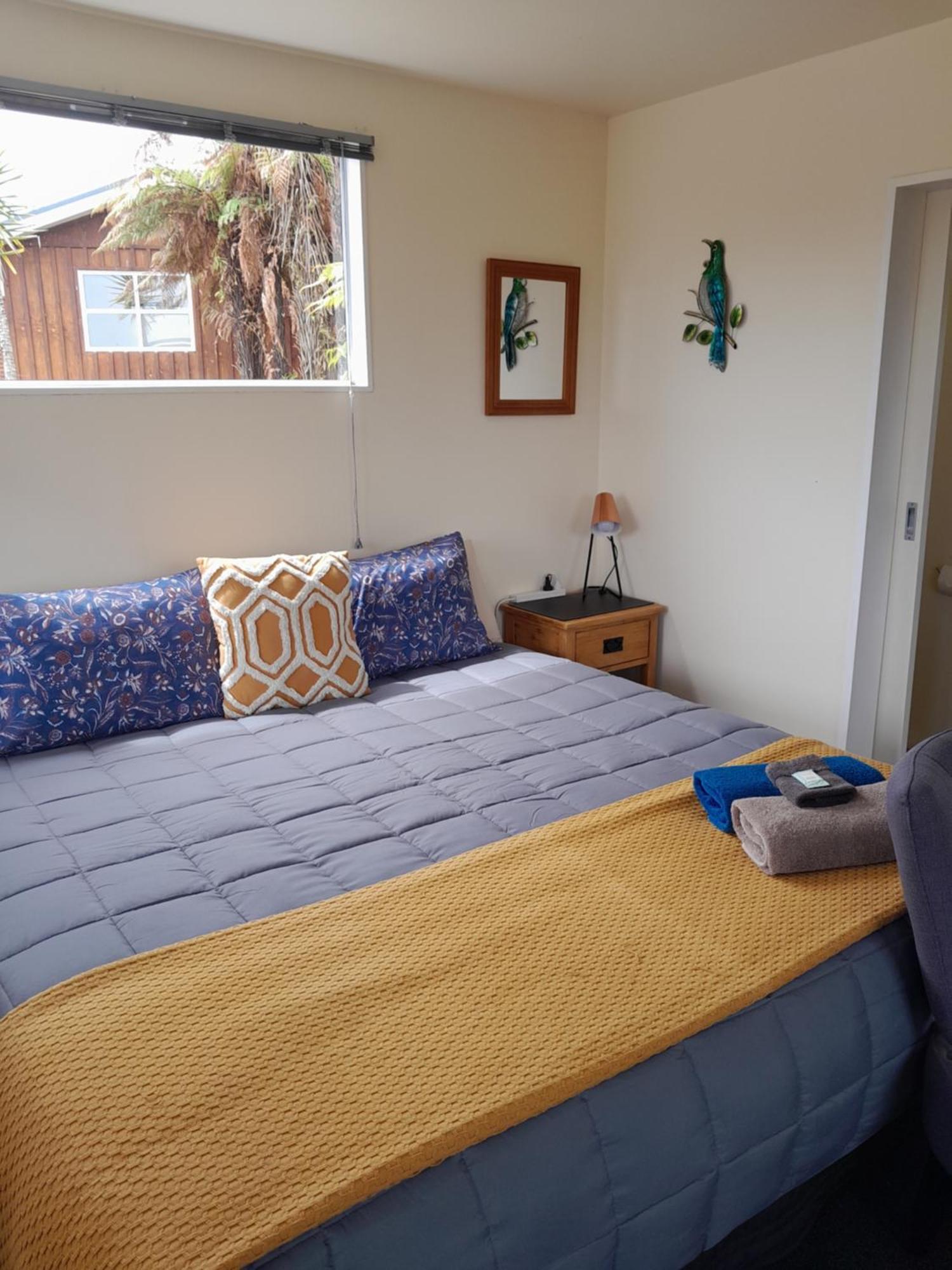 Sunset Accommodation Уестпорт Екстериор снимка