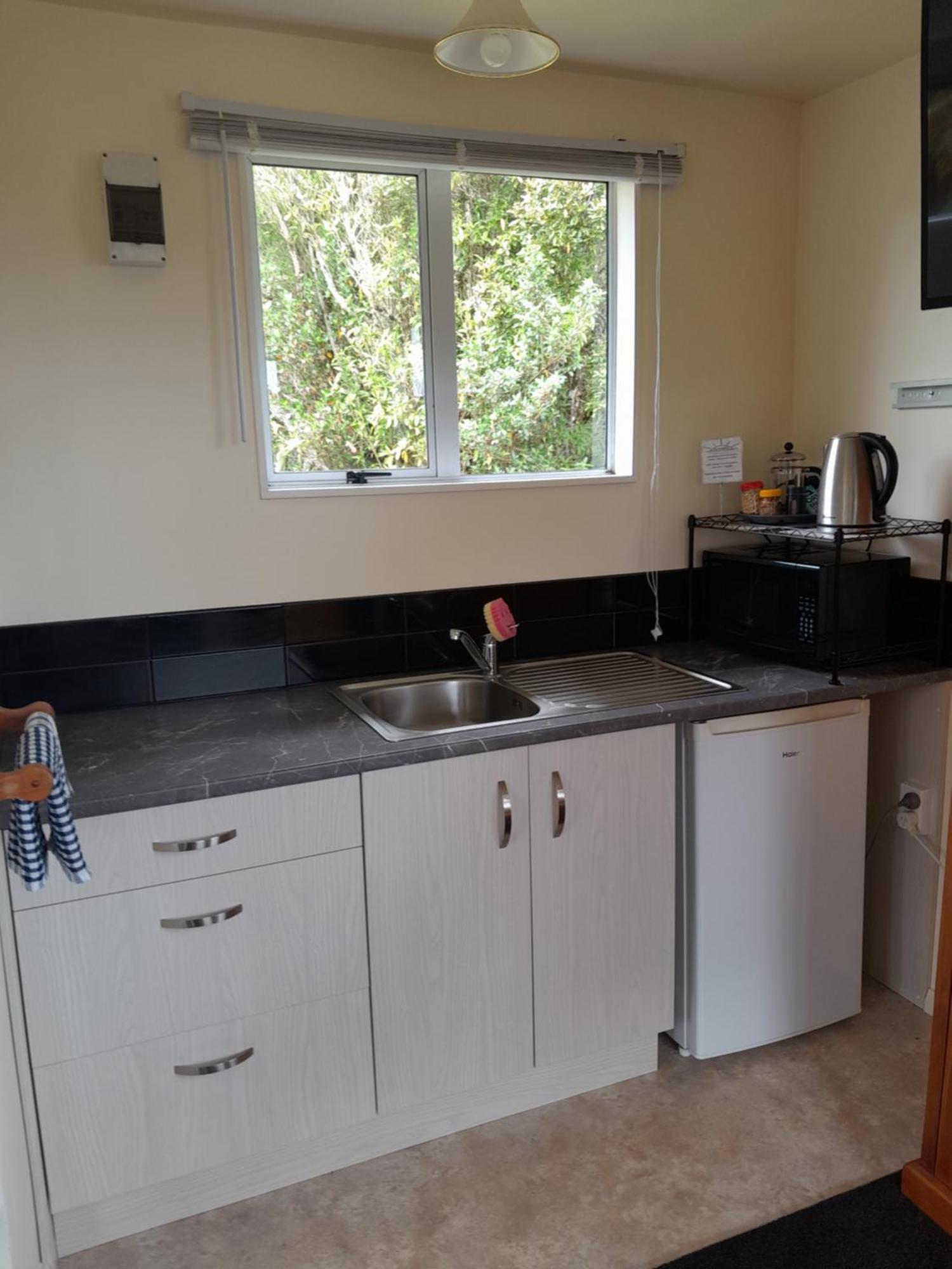 Sunset Accommodation Уестпорт Екстериор снимка